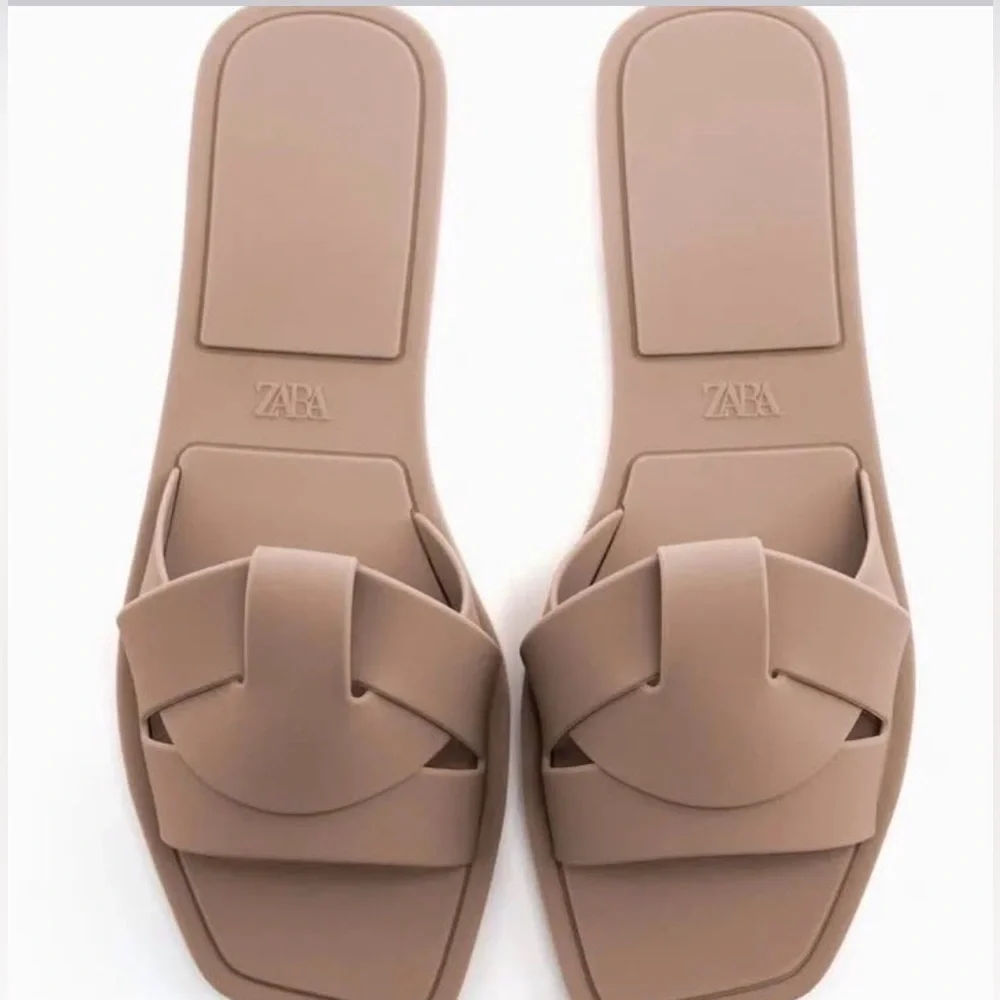 Zara NWT Rubberized Sandals, size 39(8) - Picture 2 of 11